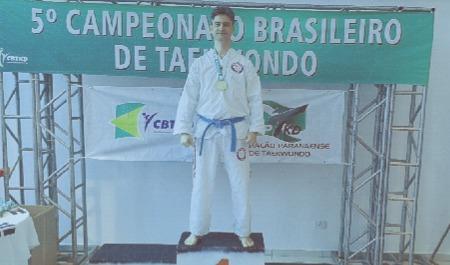 Atleta de Jacarezinho é campeão brasileiro de Taekwondo