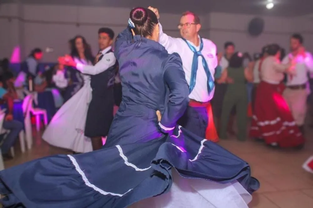 Grupo de Dança Gaúcha de Wenceslau Braz se apresenta em Aparecida do Norte