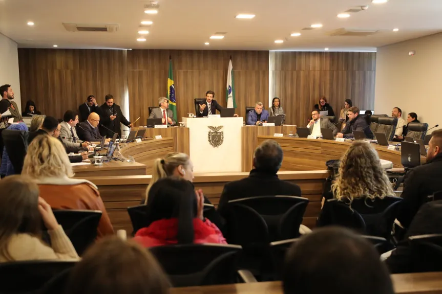 CCJ aprova projeto que prevê adoção de Inteligência Artificial no serviço público