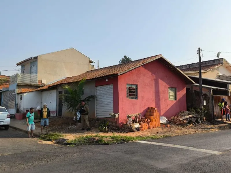 Homem encontra amigo morto em residência de Quatiguá