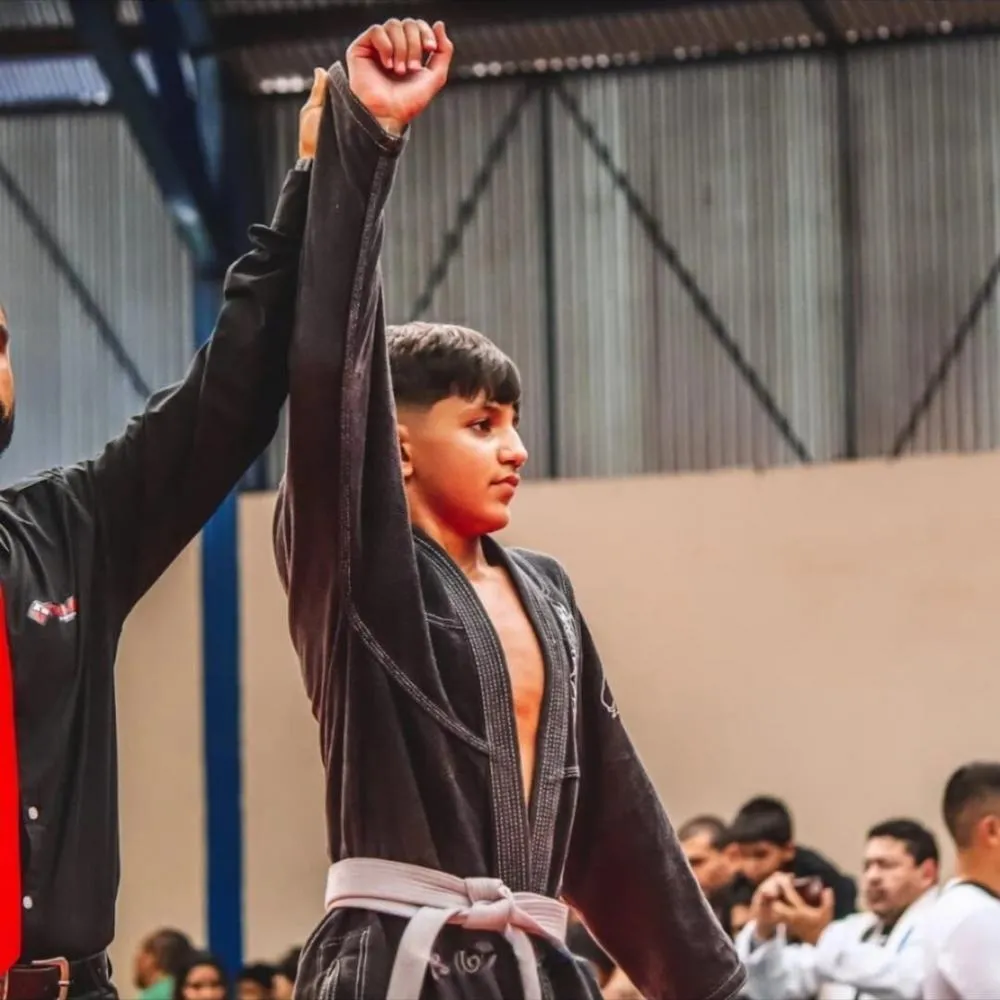 Atleta do Norte Pioneiro pede ajuda para participar de campeonato internacional de Jiu-Jitsu