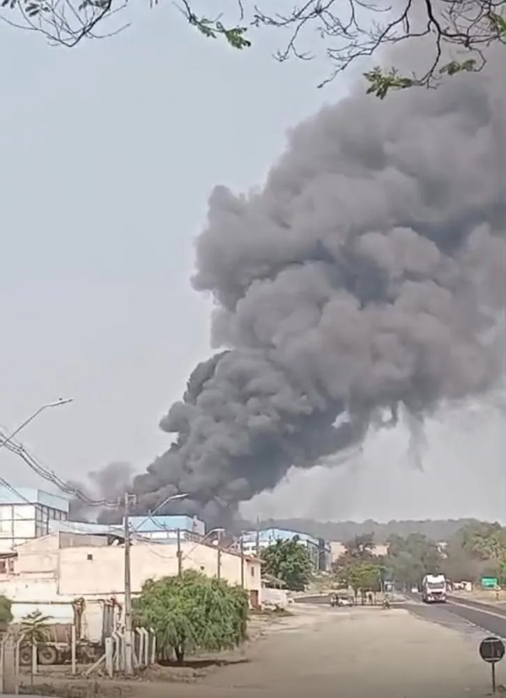 Incêndio atinge fábrica da Frangos Pioneiro em Joaquim Távora
