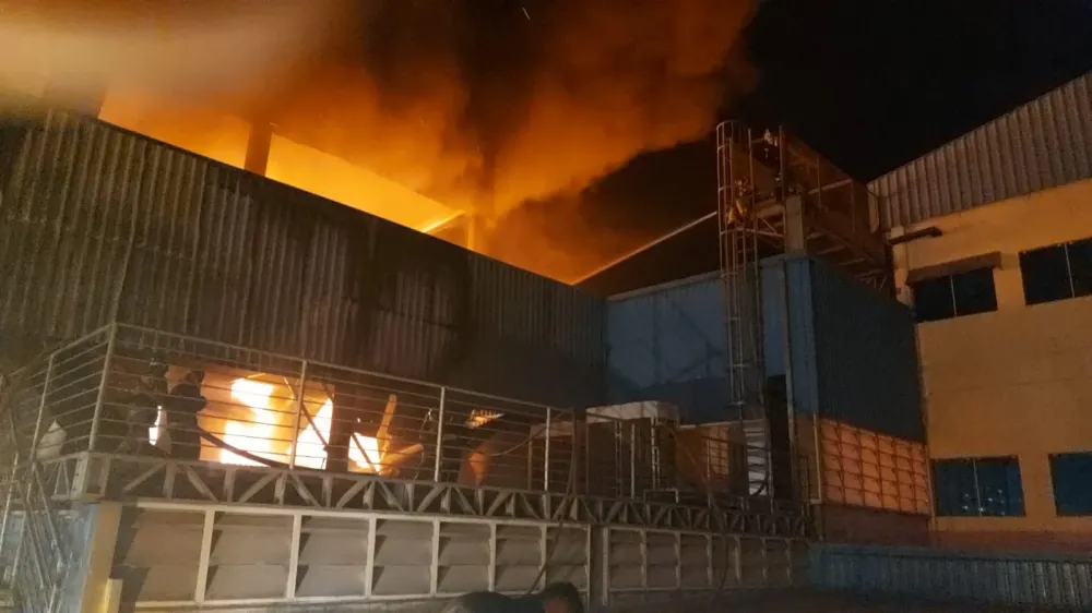 Após incêndio, Grupo Pioneiro concede férias coletivas aos funcionários