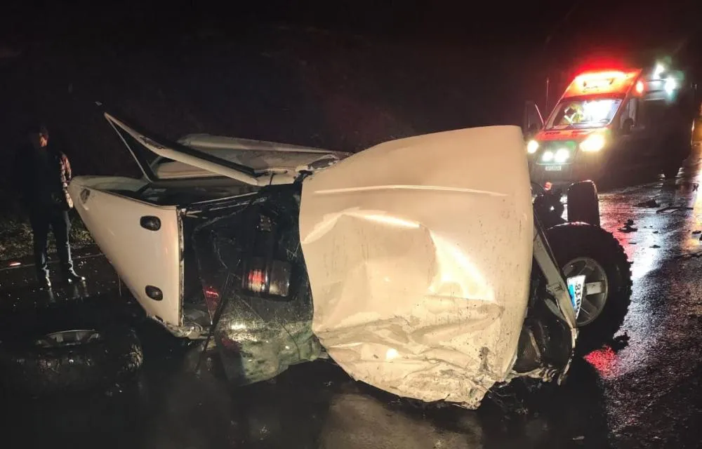 Acidente mata homem e criança na PR-092