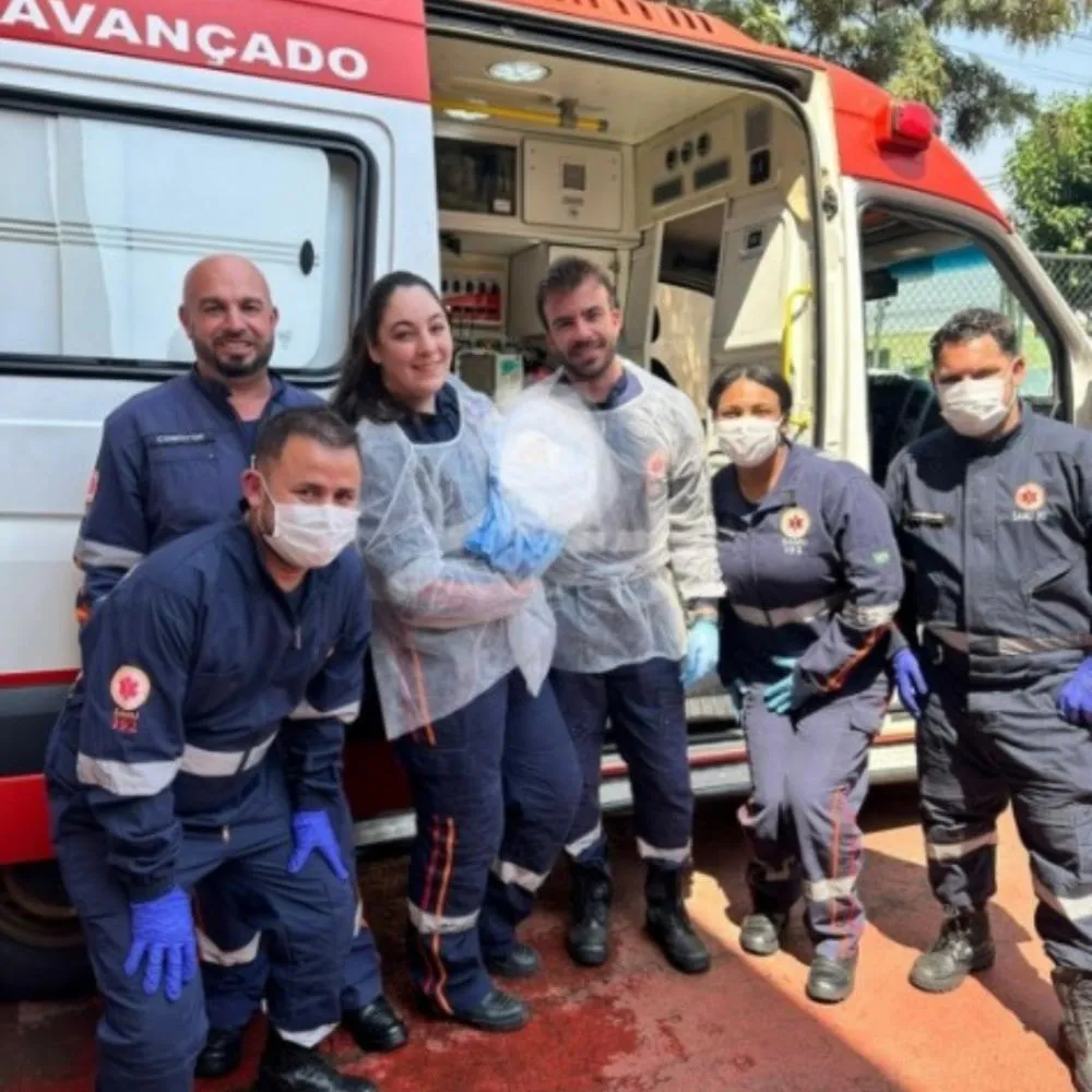 Gestante dá à luz dentro de ambulância do SAMU
