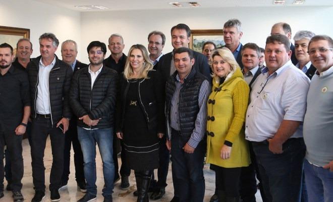 Prefeitos da região buscam apoio do Estado para encaminhar pautas municipalistas