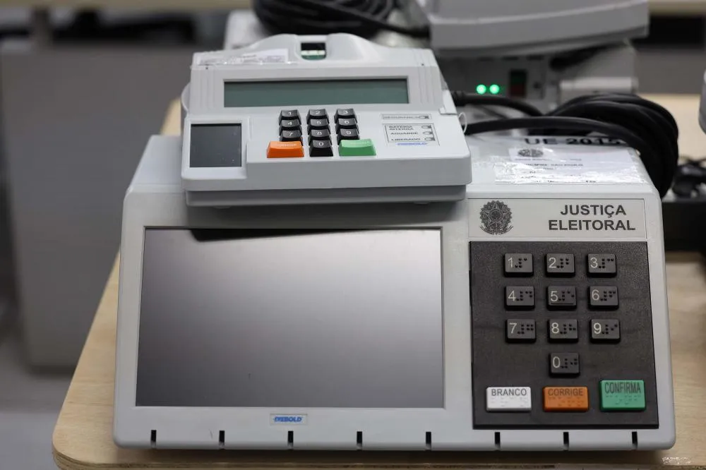 Servidores da CGE vão atuar no teste de integridade de urnas eletrônicas