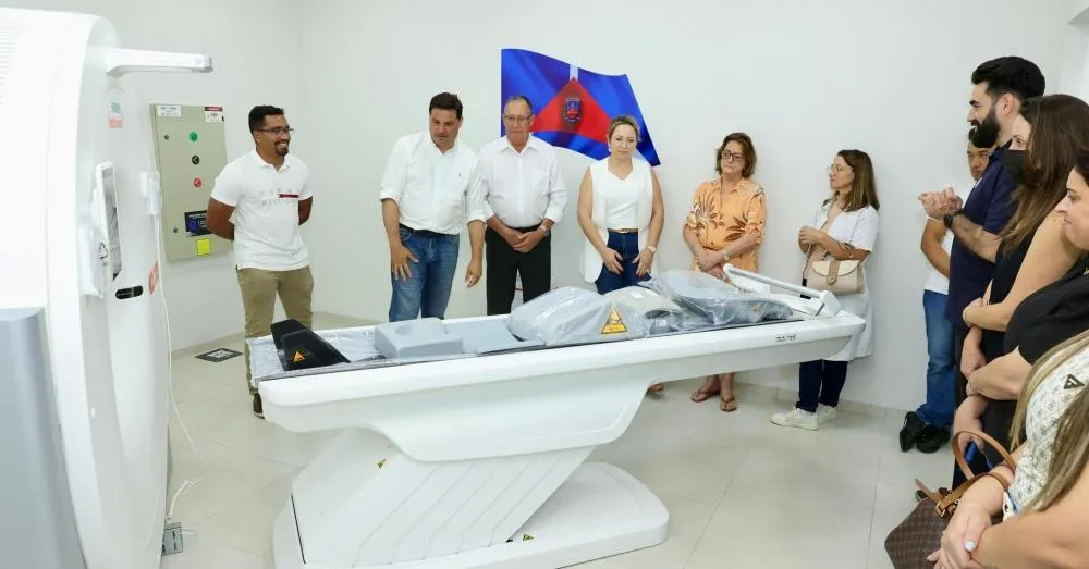 Sandro Alex participa de entrega de novo tomógrafo para Sengés 