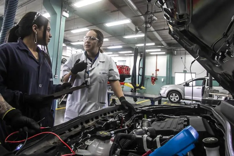 Governo isenta de ICMS doação de veículos e equipamentos para cursos do Senai