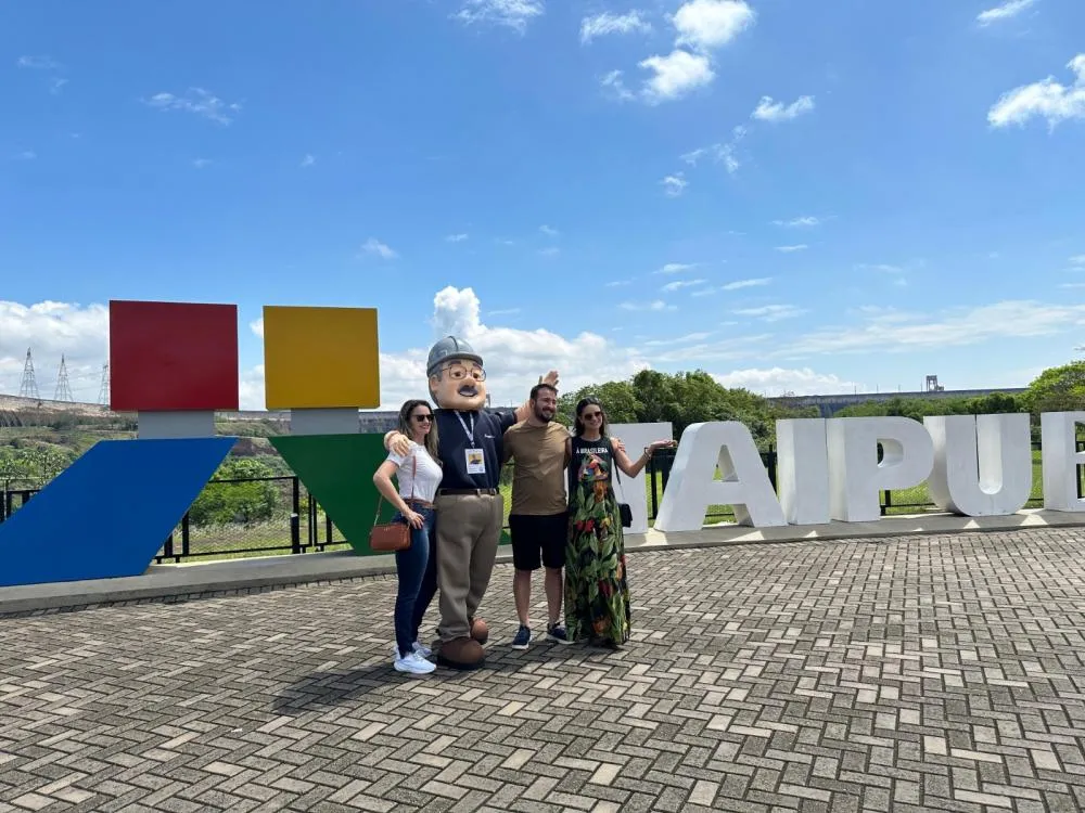 Turismo da Itaipu recebe mais de quatro mil visitantes no fim de semana