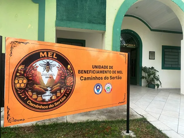 Unidade de beneficiamento de mel Caminhos do Sertão é inaugurada em Jaguariaíva