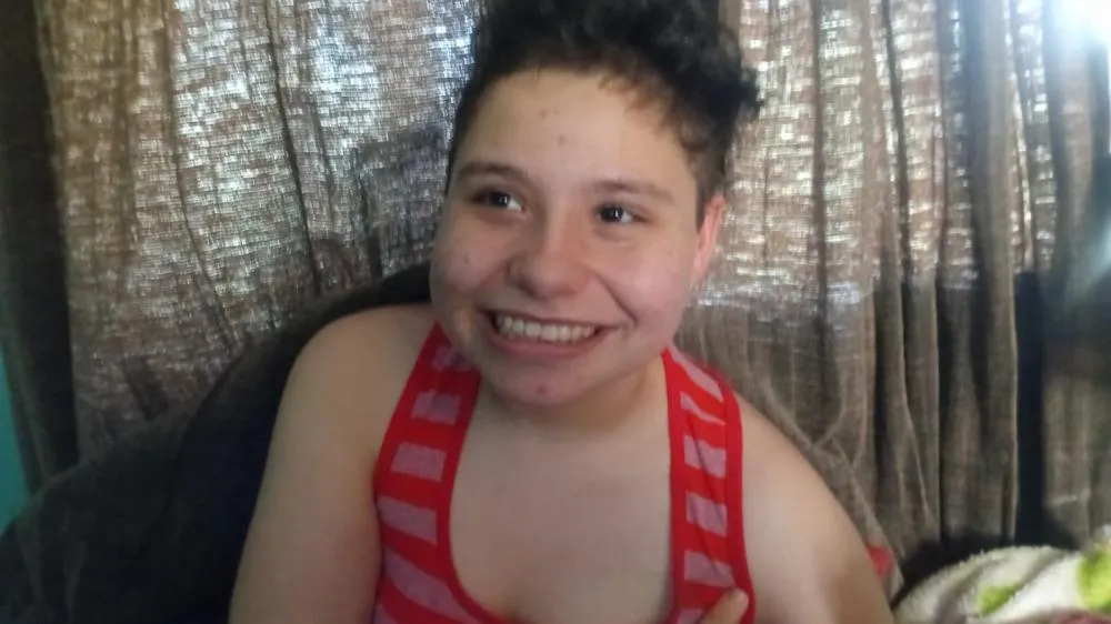 Mãe cria rifa solidária para pagar tratamento da filha com autismo severo em Wenceslau Braz