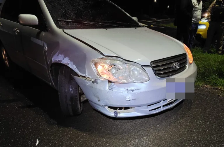 Colisão entre automóveis deixa mulher ferida em Wenceslau Braz