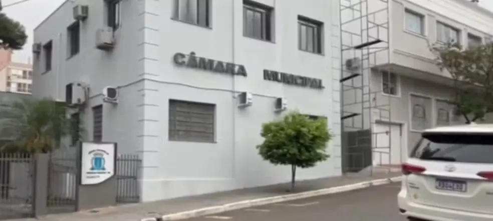 Ex-presidente de Câmara do Norte Pioneiro e quatro servidores são denunciados por fraude em licitação