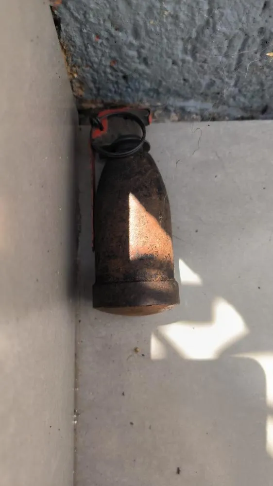 Homem encontra granada no quintal e casas são evacuadas no interior do Paraná