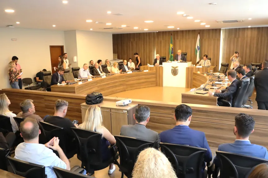 Assembleia debate com governo e sociedade maior orçamento da história do Paraná