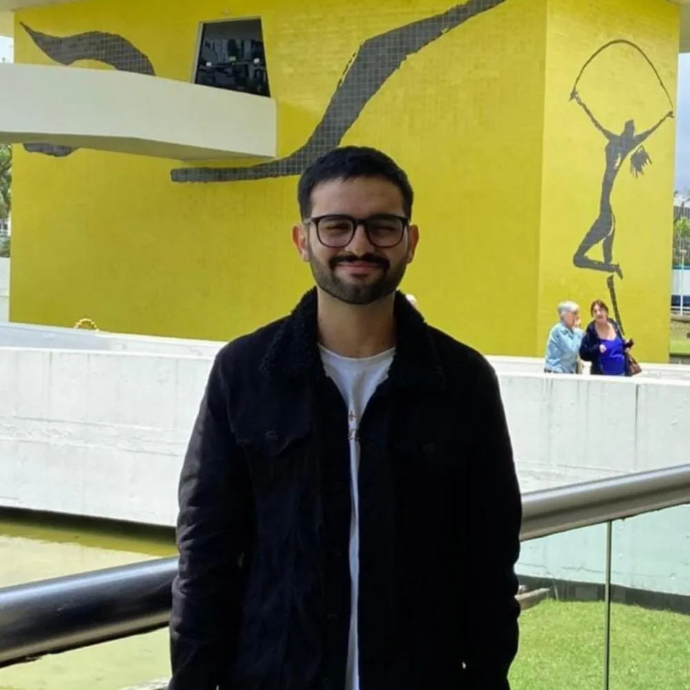 Brazense pede ajuda para tratamento de doença que pode levar à cegueira