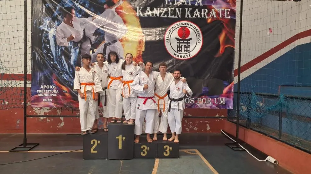 Atletas de Wenceslau Braz conquistam o pódio dez vezes em campeonato regional de karatê