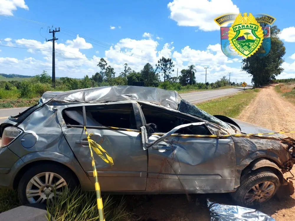 Carro capota e motorista morre em Jaboti