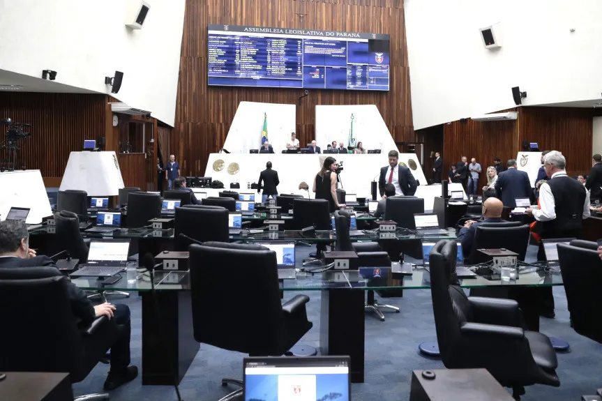 Projeto que altera licenciamento ambiental no Paraná recebe 47 emendas e segue em discussão na Assembleia