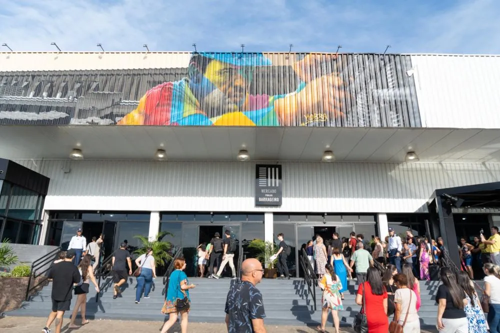 Mercado Público Barrageiro abre as portas com casa cheia, homenagens e ampla gama de produtos