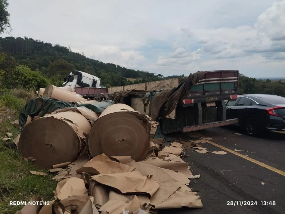 Acidente complica o trânsito entre Wenceslau Braz e Santana do Itararé