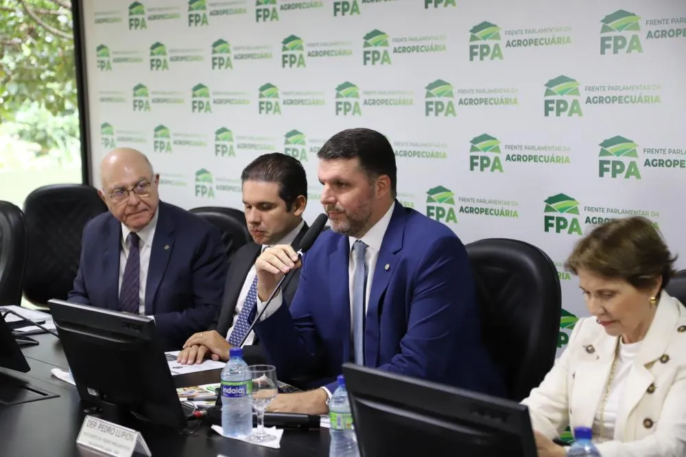Pedro Lupion é reeleito presidente da FPA para biênio 2025-26