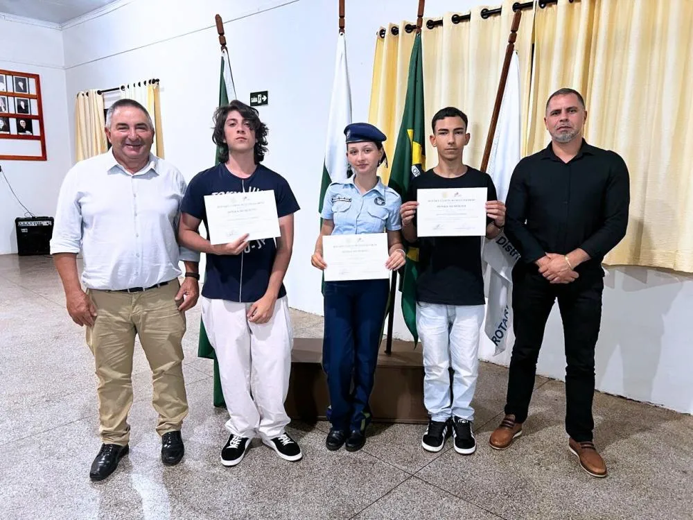 Rotary Club de Wenceslau Braz premia vencedores do Concurso de Redação 2024