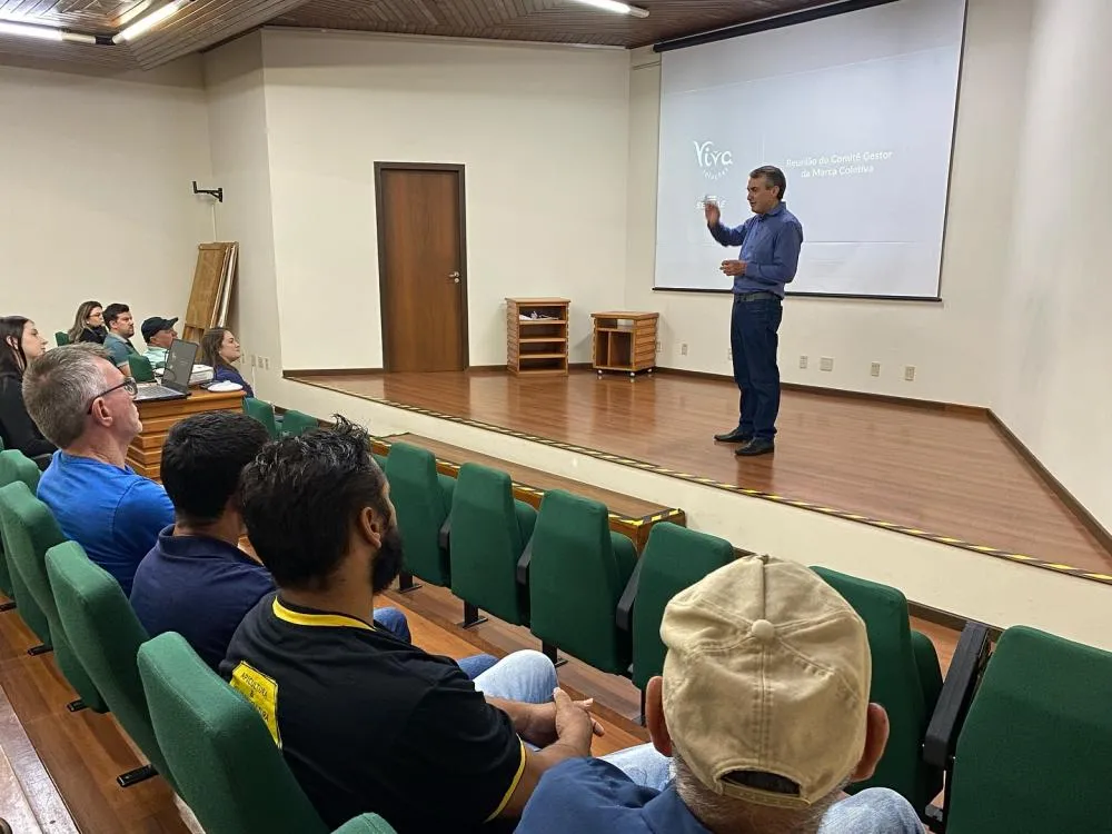 Arapoti realiza pré-lançamento da marca coletiva do “Mel de Arapoti”