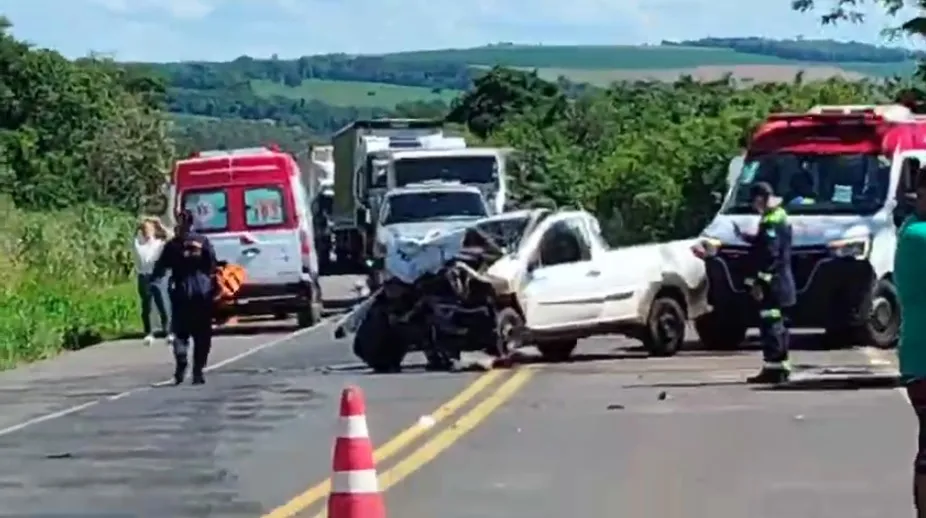 Professora e sua filha estão entre as vítimas de acidente fatal na BR-153
