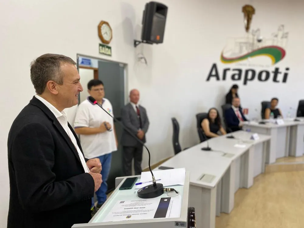 Reeleitos, Irani Barros e Jan Pot são diplomados em Arapoti