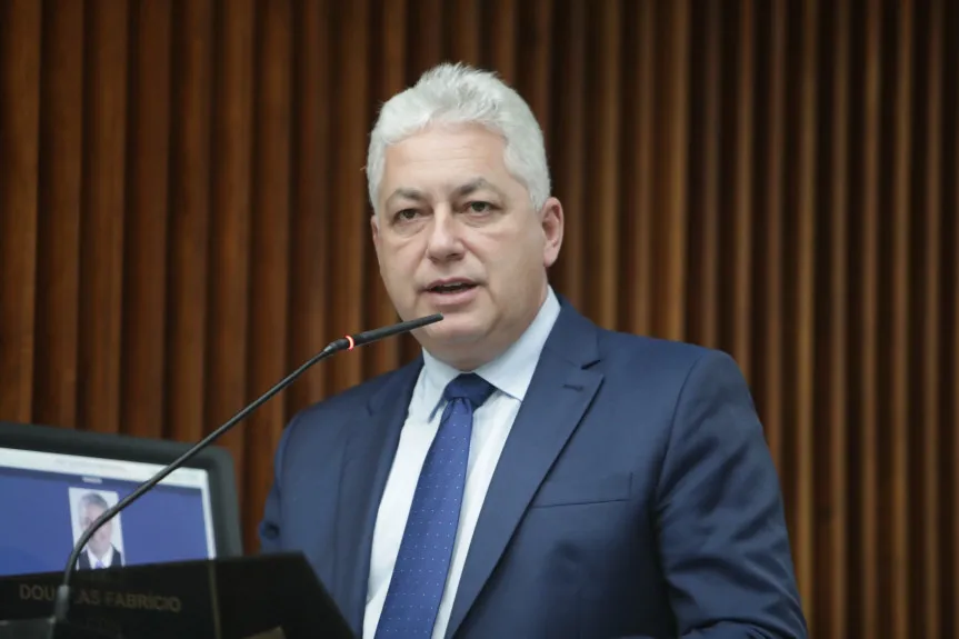 Eleito prefeito, deputado Douglas Fabrício (CDN) se despede da Assembleia após cinco mandatos