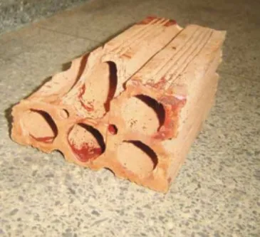 Homem xinga o outro de “Noia” e dá tijolada no rosto da vítima