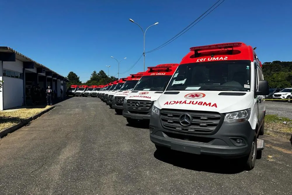 Ministério da Saúde entrega 15 ambulâncias para renovar a frota no Paraná