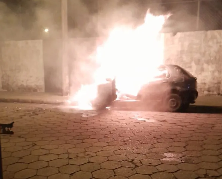 Siqueirenses criam vaquinha solidária para ajudar homem que perdeu carro em incêndio