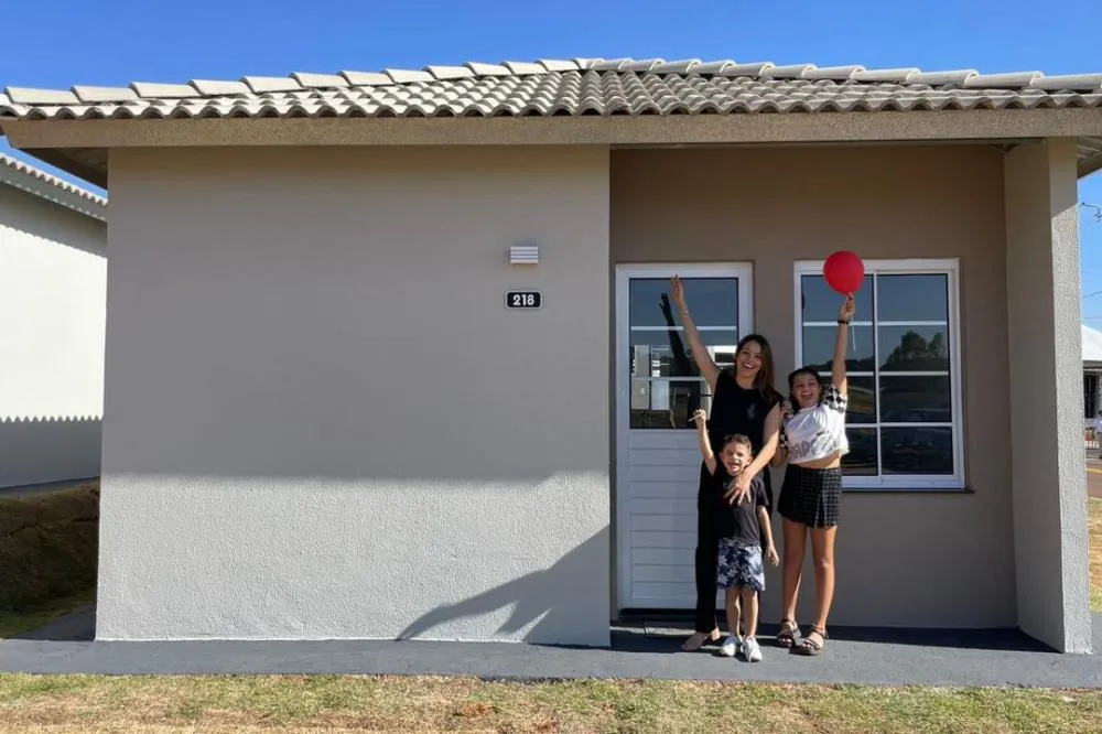 Programa “Casa Fácil” do governo do Paraná já beneficiou mais de 100 mil famílias