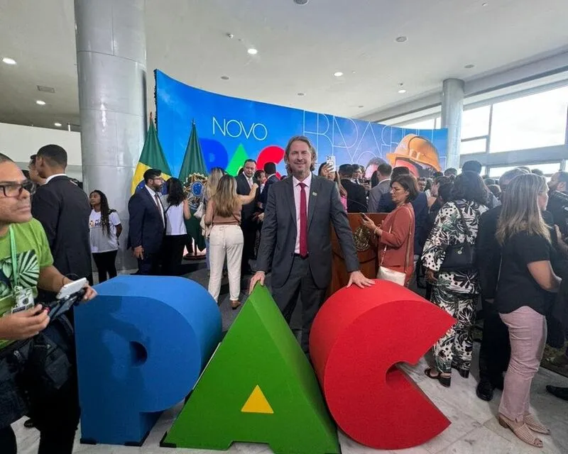 Zeca Dirceu comemora mais de R$ 68 milhões em obras do Novo PAC em Cascavel