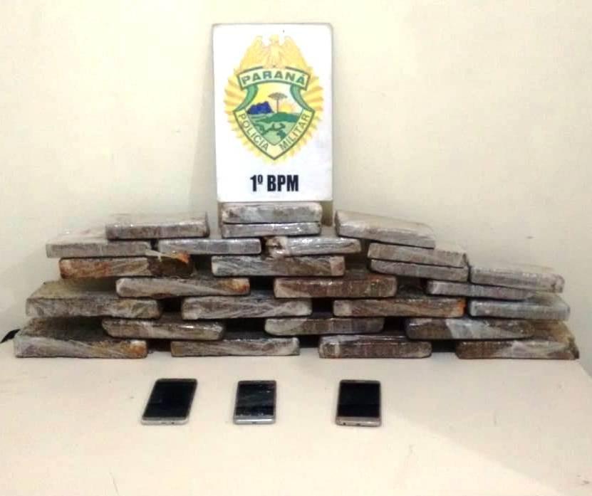 Três jovens de Arapoti são presos com 19 Kg de maconha