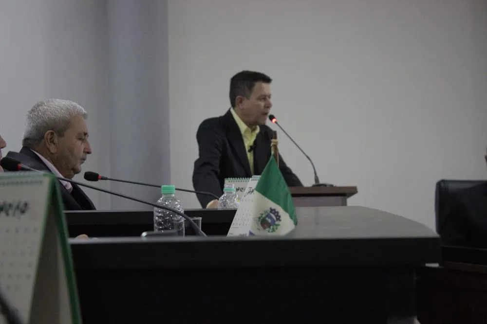 Calé, Joás Ferraz e vereadores eleitos tomam posse em Santana do Itararé