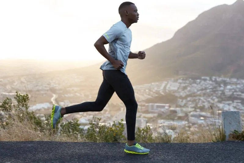 Fisioterapeuta destaca os benefícios da corrida de rua e dá dicas de cuidados para evitar lesões
