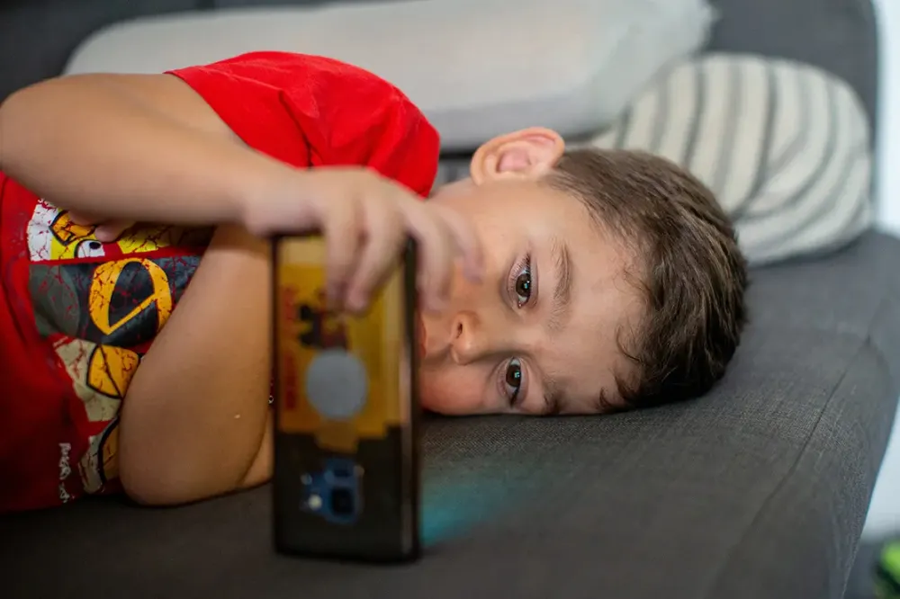 Especialista explica como aplicativos ajudam a detectar e tratar autismo infantil