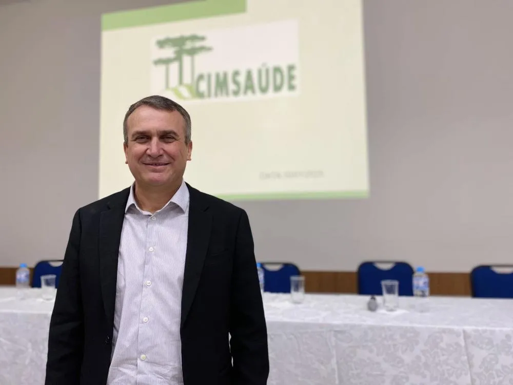 Irani Barros é reeleito presidente do CIMSAÚDE dos Campos Gerais