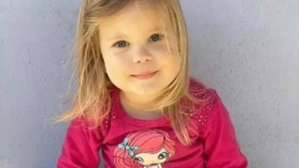 Jovem de 22 anos mata a própria irmã de quatro anos a facadas