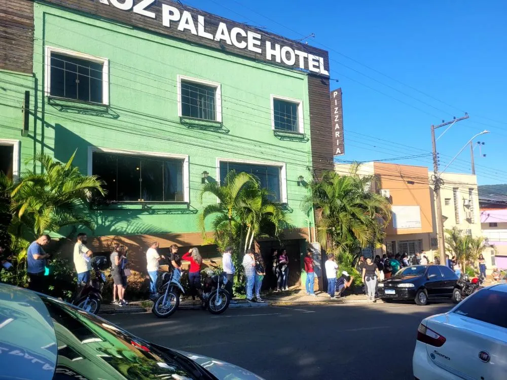 Mutirão de empregos da EPR reúne dezenas de pessoas em Siqueira Campos