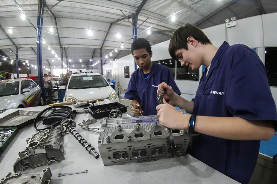 Prefeitura de Arapoti abre inscrições para curso de mecânica automotiva com bolsa de R$ 1 mil