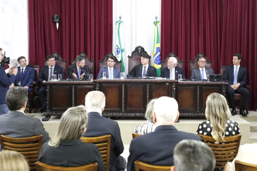 Deputados participam da posse do novo presidente do Tribunal de Contas do Paraná