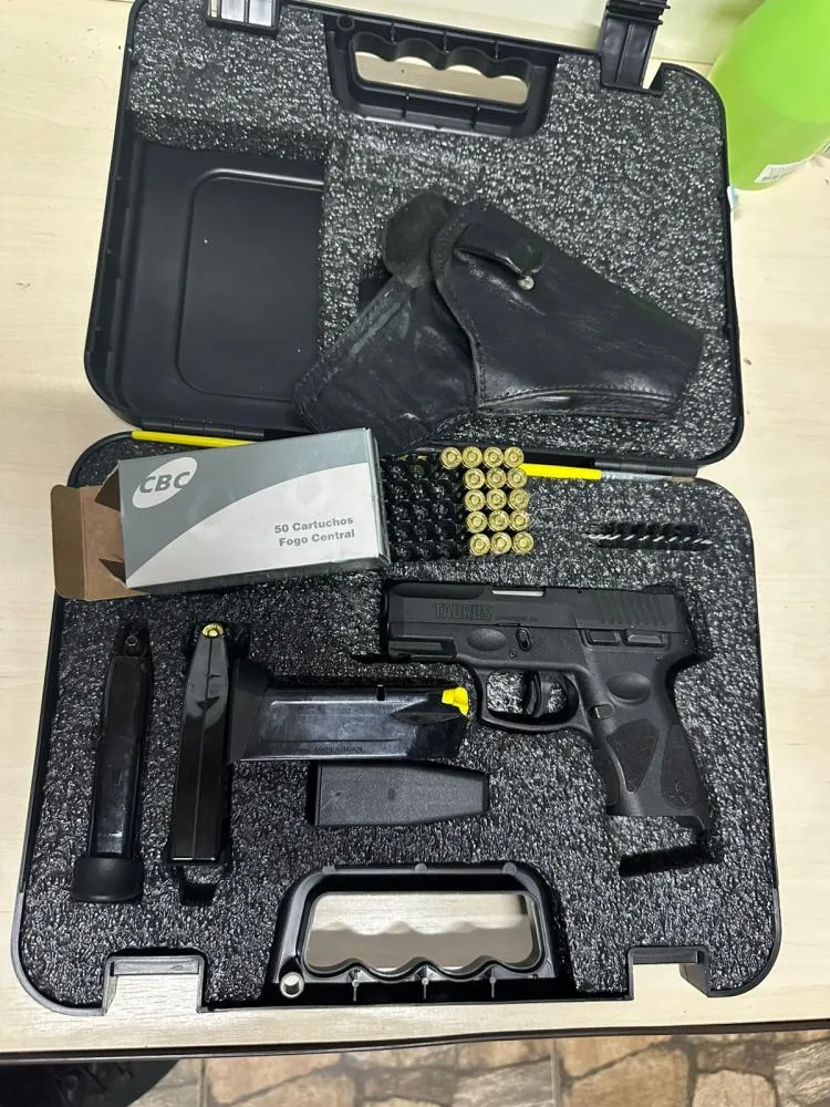 Homem é preso após sacar pistola e dar uns “Pipoco” durante discussão com vizinhos