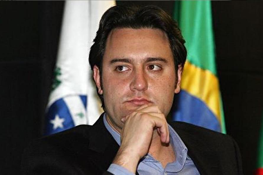 Candidatos a deputados do DEM e PSB se aproximam de Ratinho Jr