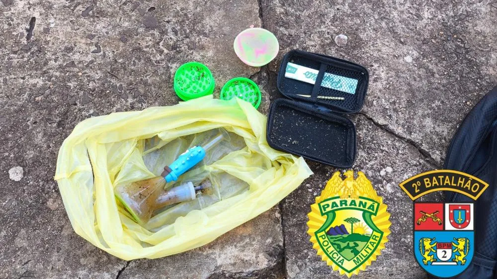 Polícia apreende menor utilizando maconha em escola da região