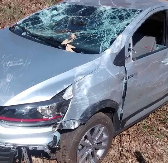 Capotamento na PR-424 deixa uma pessoa ferida